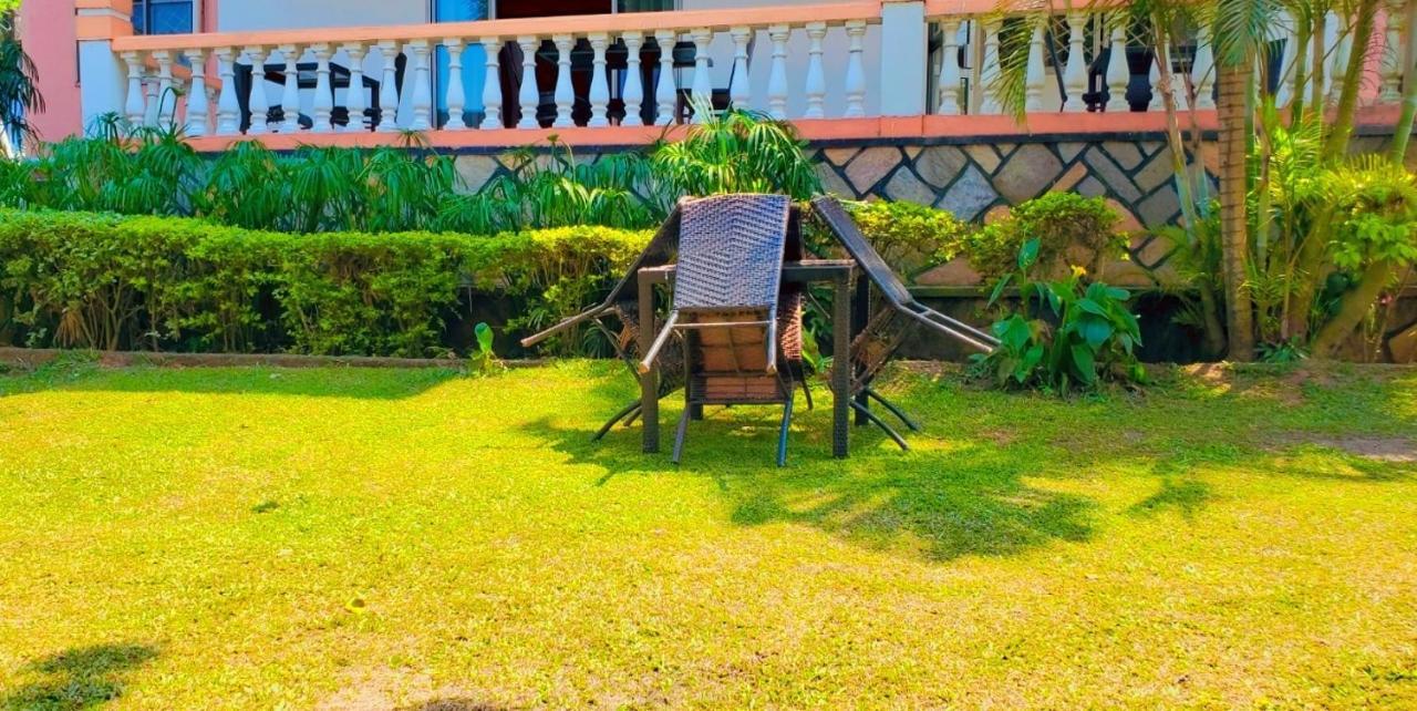 La Feve Beach Bed And Breakfast Entebbe Ентеббе Екстер'єр фото